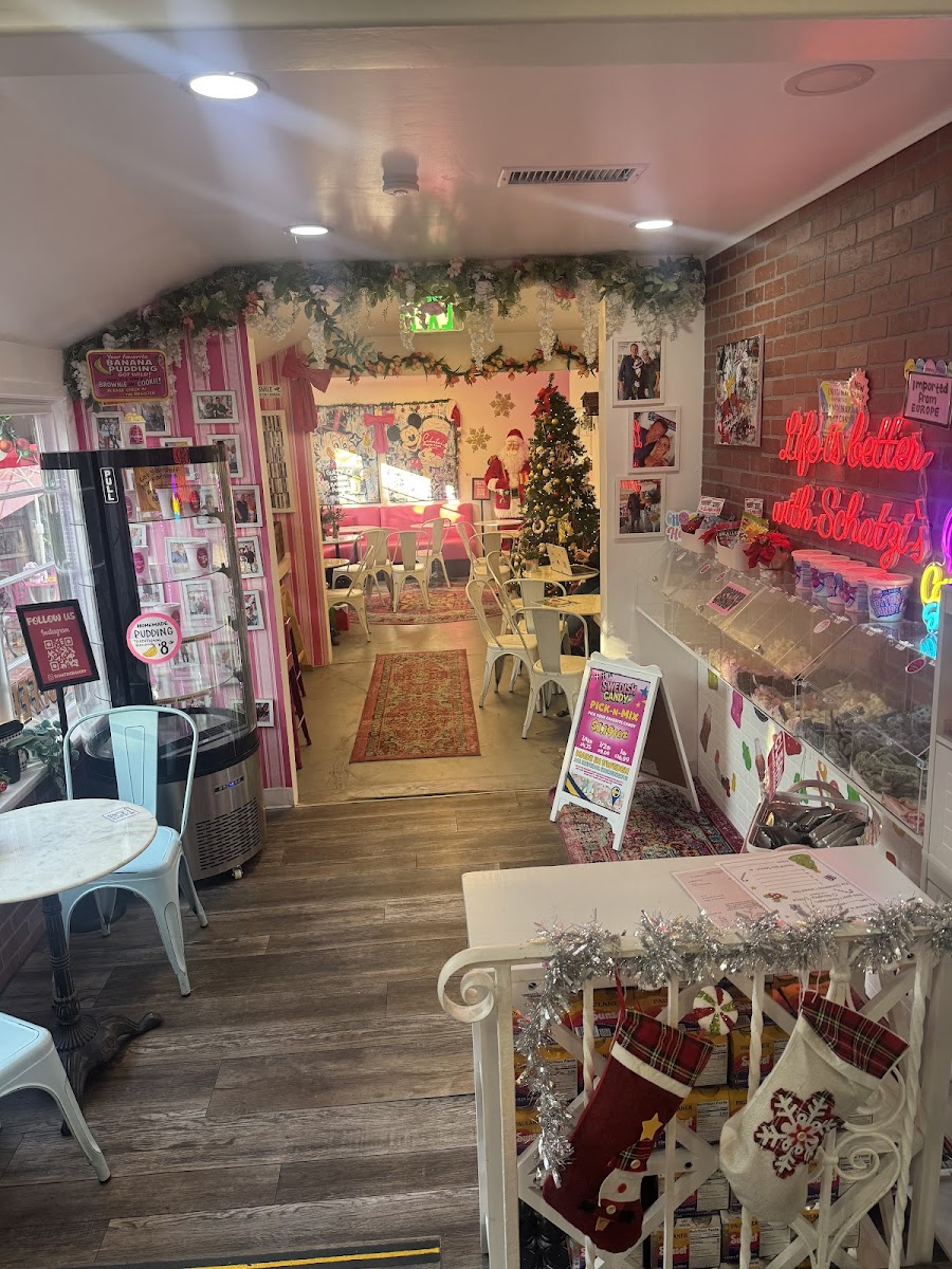 Schatzi's Bakery & Café-3